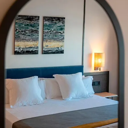 Urh Playa 4* Σίτζες