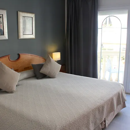 Otel Urh Playa Sitges