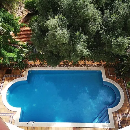 Urh Playa 4* Σίτζες